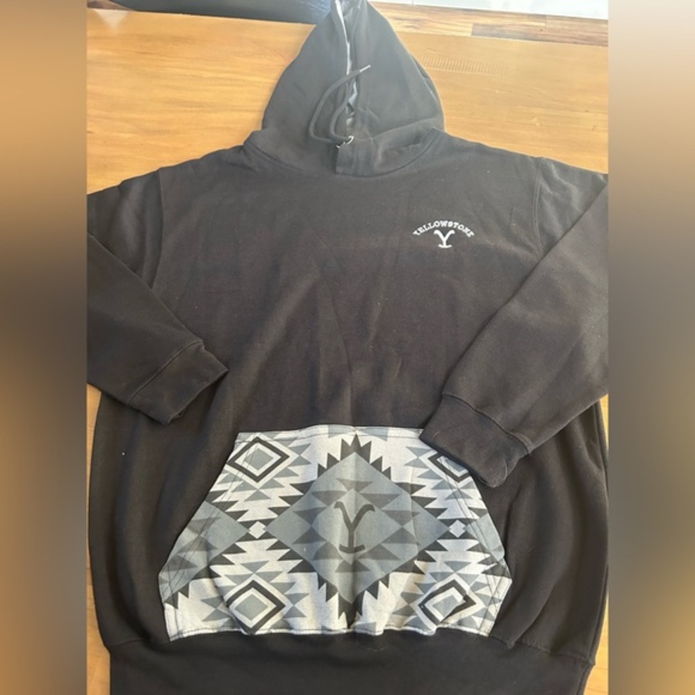 NWT Dutton Ranch Yellowstone Black Gray Aztec Western Cowboy Hoodie